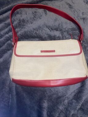 Stone Mountain Cream Canvas Shoulder Bag with Red Trim